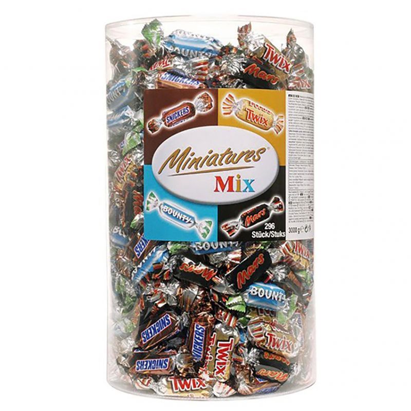 Celebrations Boîte cadeau XXL - Mini barres de chocolat Mix Snickers, Twix  et plus encore - Chocolat de Pâques - Lot de 1 x 650 g